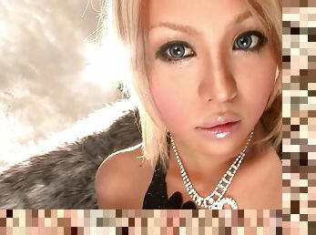 Japanese glam babe is not so classy after all - FapHouse
