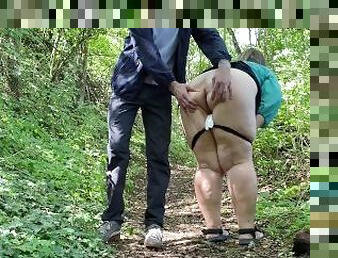 cul, levrette, grosse, masturbation, en-plein-air, public, ejaculation-sur-le-corps, milf, maman, branlette