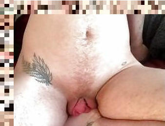 clitoris, imens-huge, masturbare-masturbation, orgasm, pasarica, amatori, picioare, excitat, fetish, solo