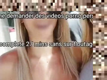 Deux jolies blondes baisent avec un mec trouvé dans fasr food