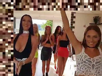 [Dry] Anal Reverse Gangbang Silvia Dellai , Eveline Dellai , Lady Gang , Jennifer Mendez , Daphne Klyde , Jarushka Ross - PissVids