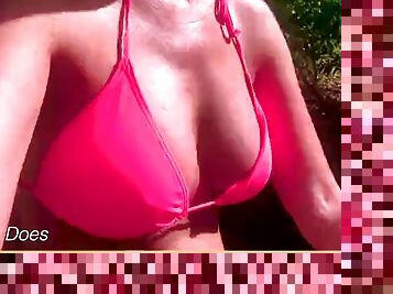 Wifey surprises strangers with hot pink bikini flash