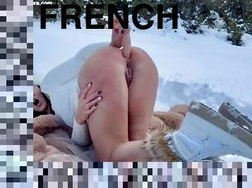 Je Jouis Avec Un Gros SexToy Dans Le Cul En Extrieur Dans La Neige