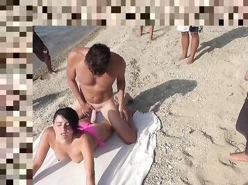 Masturbarsi, Pubblici, Amatoriali, Rapporti anali, Eruzioni di sperma, Mammine mature, Hardcore, Gangbang, Spruzzi di sperma, Spiaggia